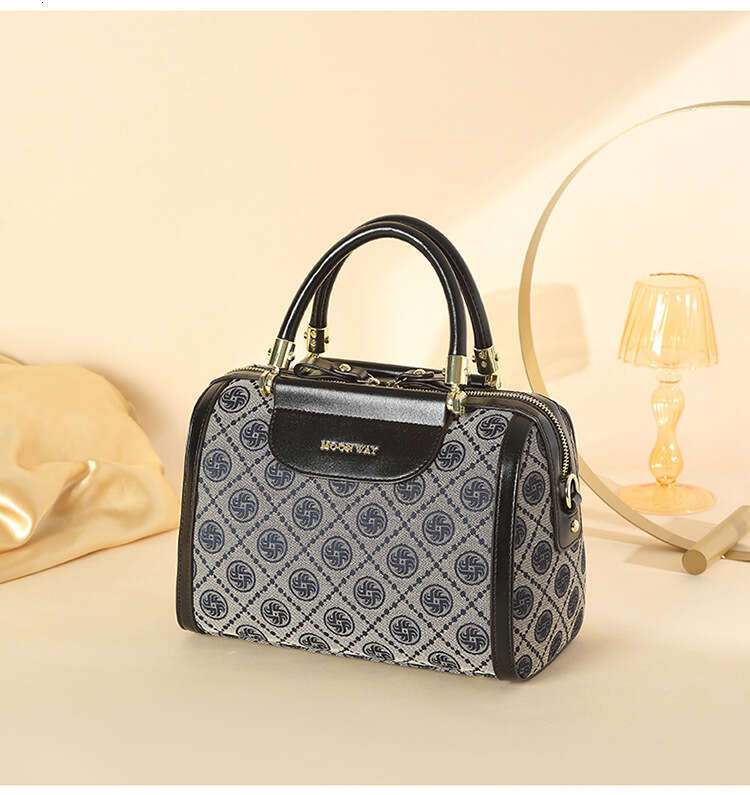 Luxury bag Designer Women's Boston Handbag Pillow Large Capacity Fashion Versatile Trendy Single Shoulder Crossbody Bag