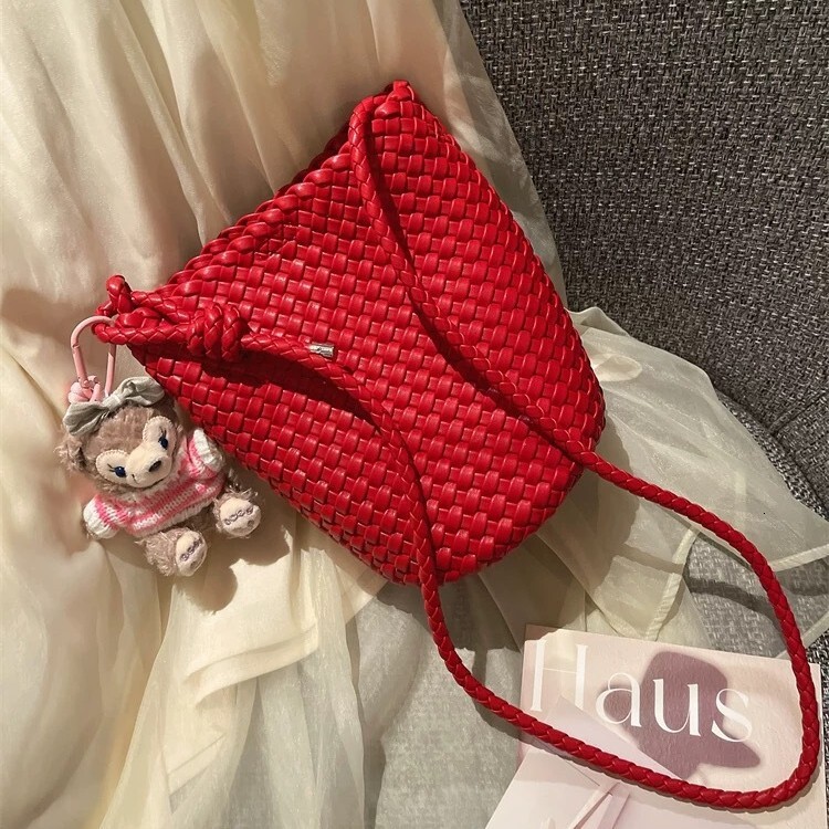 Free shipping designer bag 2025 Niche Woven Bucket Bag For Women New High End Fashion Versatile Bag Single Shoulder Bag Crossbody Small Bag