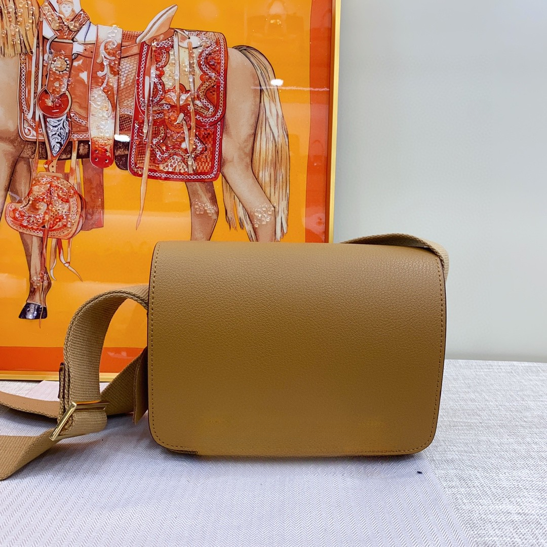 Soft Real Sheep Leather Shoulder Bags With Wide Strap Luxury Designer Sheepskin Geta 20cm Fashion New Cross body Messenger Bag Box Shape Casual Women Handbags 3281