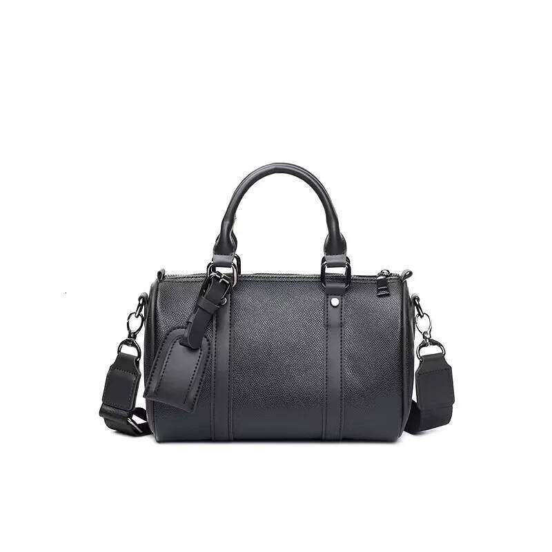 New Men's Fashion Design Crossbdoy Bags Men Single Shoulder Bag Soft PU Leather Male Crossbody Handbag