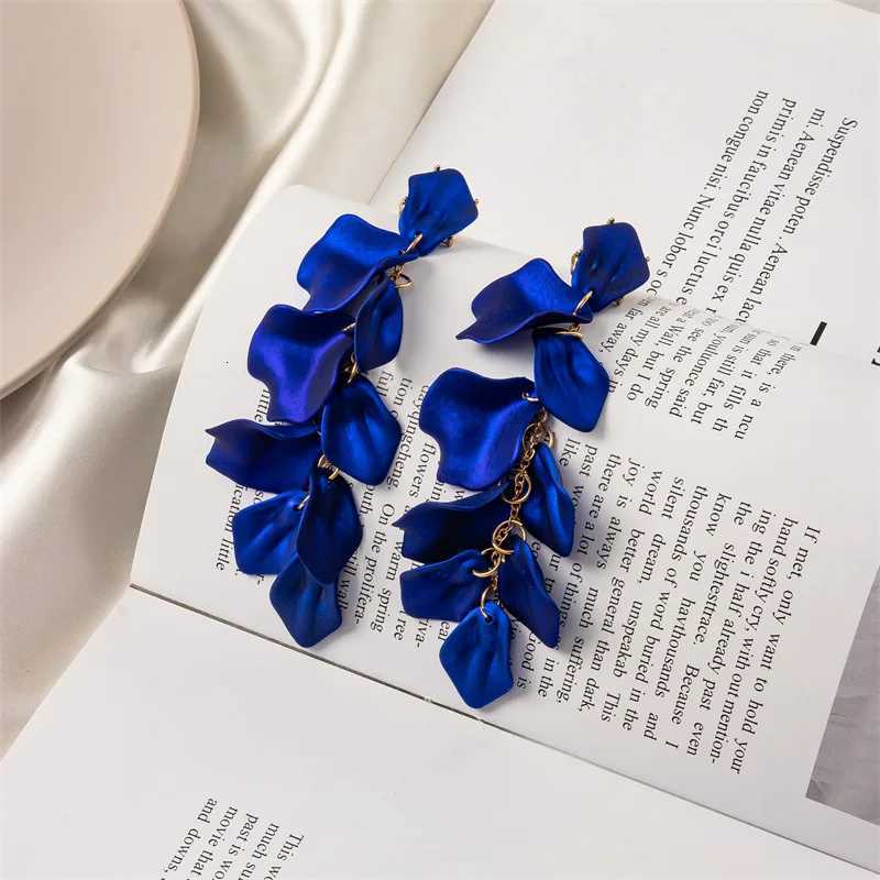 Tren Petal Tassel Long Drop Earrings for Women Red Blue Exaggerate Big Dangle Earrings Wedding Party Personality Jewelry Gift XJ250722