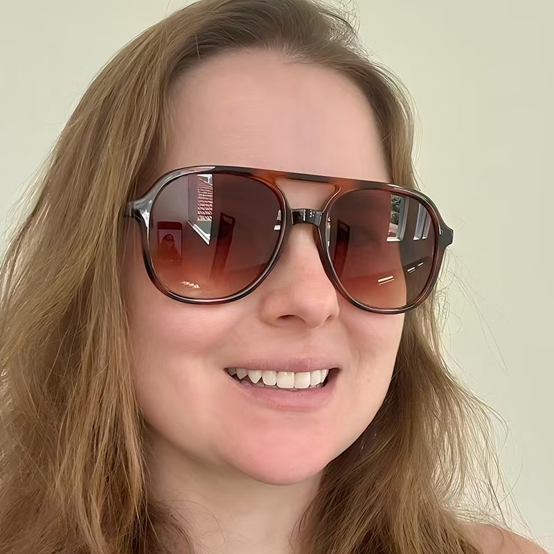 Designer Sunglasses For Women Square Frame Sunglasses Fashion Classic Sunglasses Luxury Polarized Goggle Pilot PC Frame Oversized UV400 Eyewear KP8237