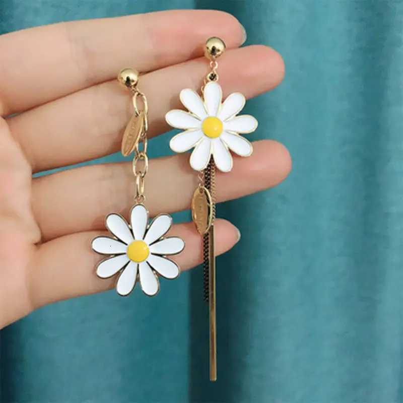 Summer New Korean Floral Daisy Flower Drop Earrings Fashion Fresh Sunflower Asymmetric Earrings Girl Ears Jewelry Brincos Gift XJ250722
