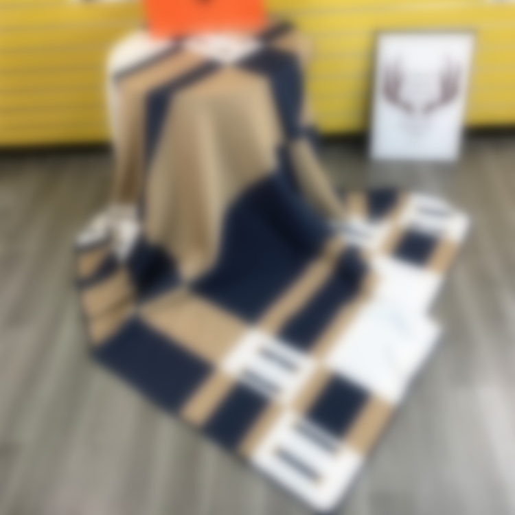 Designer blanket Airplane Blanket H Home Cashmere Wool Blanket Sofa Single Letter Blankets Home Textiles Office Nap Air Conditioning Cover Blankets
