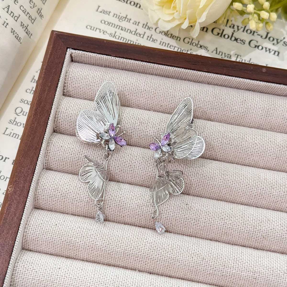 ight Luhuri Butterfly Flying Tassel Earrings Personalized Fashion Wedding Party Ladies Earrings Festival Girls Jewelry Gift XJ250722