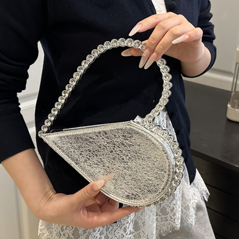 Summer women's New Women's Shoulder Bag Summer New Heart shaped Diamond Handbag Fashion Women's Banquet Bag Handbag New Designer Luxury