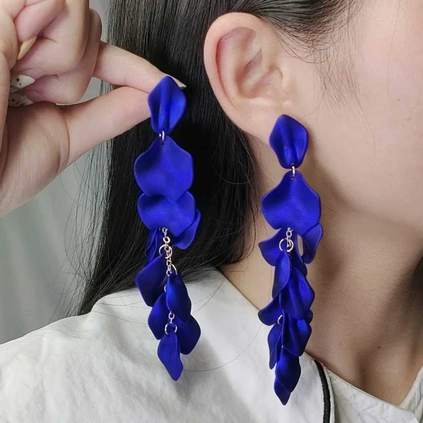 Tren Petal Tassel Long Drop Earrings for Women Red Blue Exaggerate Big Dangle Earrings Wedding Party Personality Jewelry Gift XJ250722