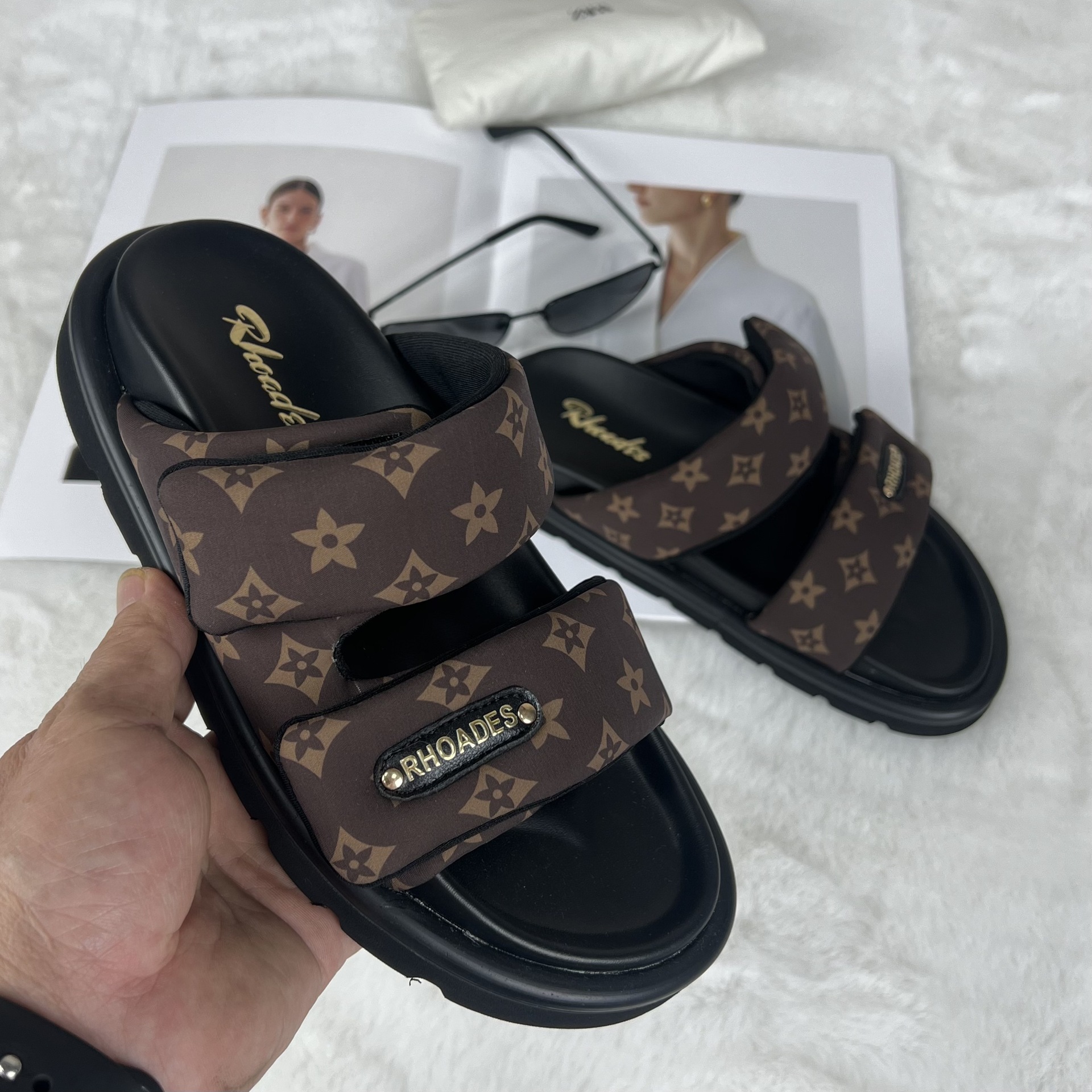 New slippers summer L family presbydo beach shoes Velcro platform sandals V family versatile women's shoes