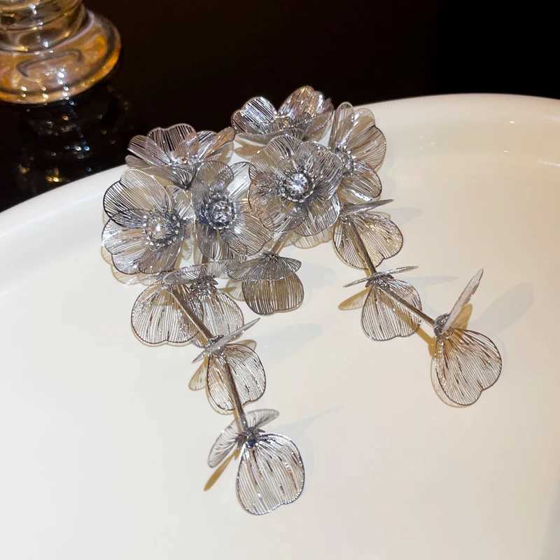 Vintage Gold-color Big Flower Drop Earrings For Women Classic Crystal Metal Long Earrings Statement Bohemian Ear Jewelry Gifts XJ250722