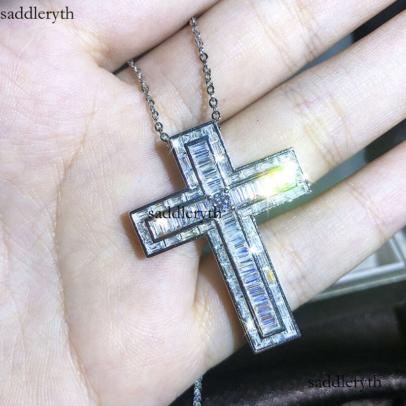 Cubic VVS Moissanite Jesus Cross Pendant Necklace Charm Designer Chain Sterling Sier Filled Moissanite Crystal Dia Necklaces for Woman Man Gift Fine J