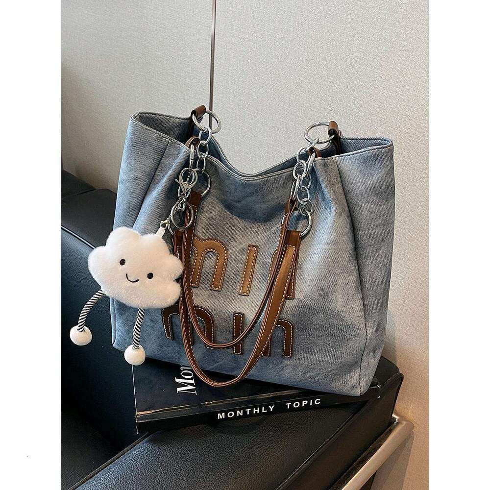 large capacity casual letter tote for women 2025 new autumn fashion highend feel college student shoulder bag