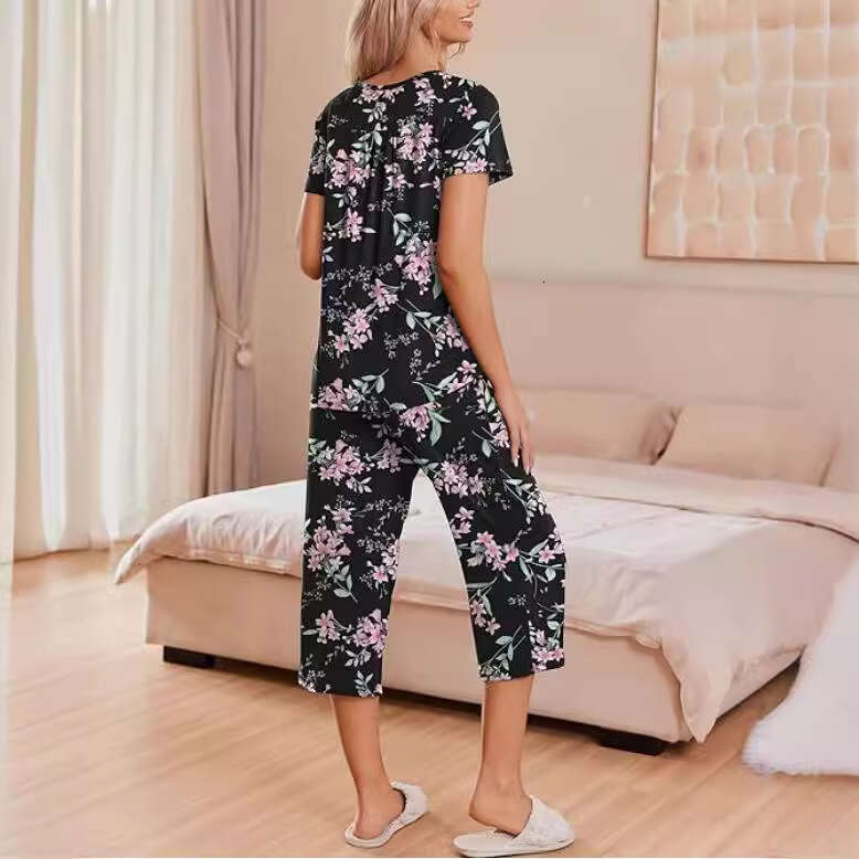 New Women's Pajamas Short Sleeve Top And Capri Pants Printed Pajama Set With Pockets B5