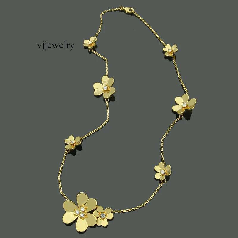 Elegant Letter Flower Titanium Steel Necklace MicroInlaid Zircon er Pendant with Gift Box Z250910