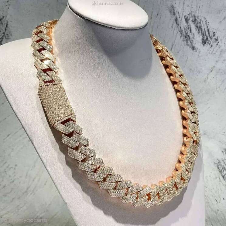 Hip-hop rapper Mohsen's sapphire necklace jewelry, VVS grade, Sturgie Sil material, 20mm, black, silver, rose gold sapphires, Cuban-style K gold 