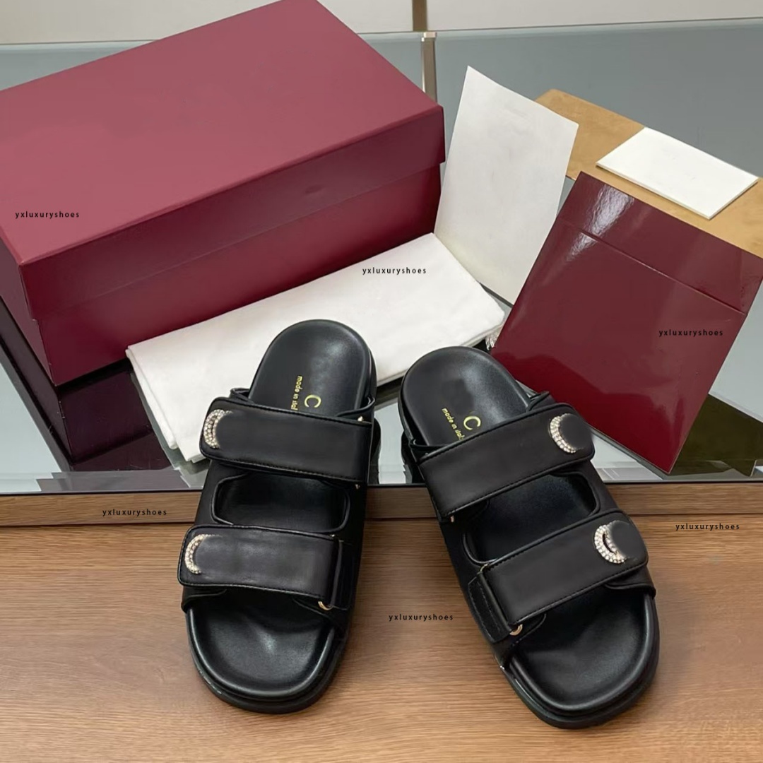 2025SS Designer shoes Parisian women's Summer New metal brand letter sandals luxurious beach sandals high-quality wide flat diamond letter beach slippers for women