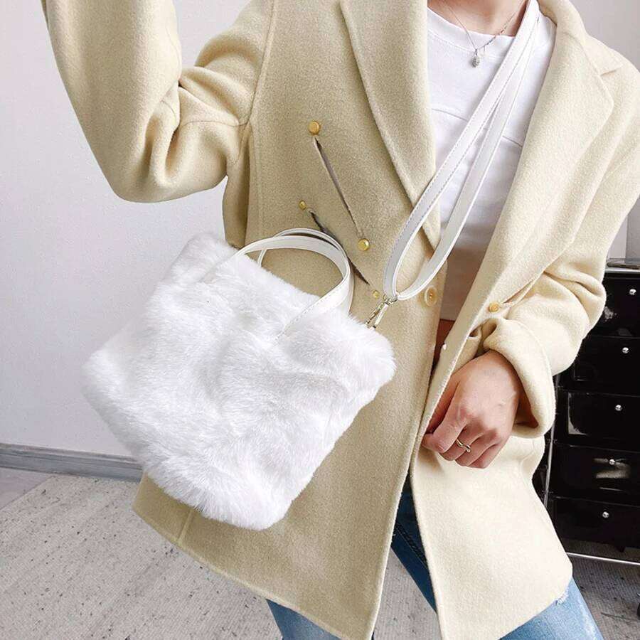 Winter Faux Fur Plush Tote Fashion Large Capacity Bucket Handbag Shoulder Messenger Bag For Women Casual Daily Shopping Bags