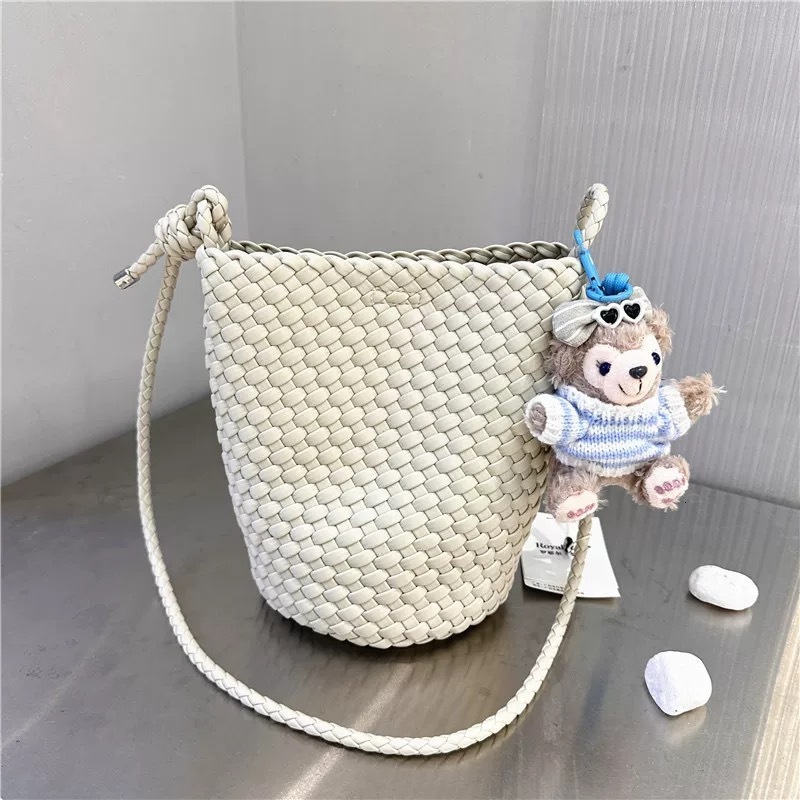 Free shipping designer bag 2025 Niche Woven Bucket Bag For Women New High End Fashion Versatile Bag Single Shoulder Bag Crossbody Small Bag