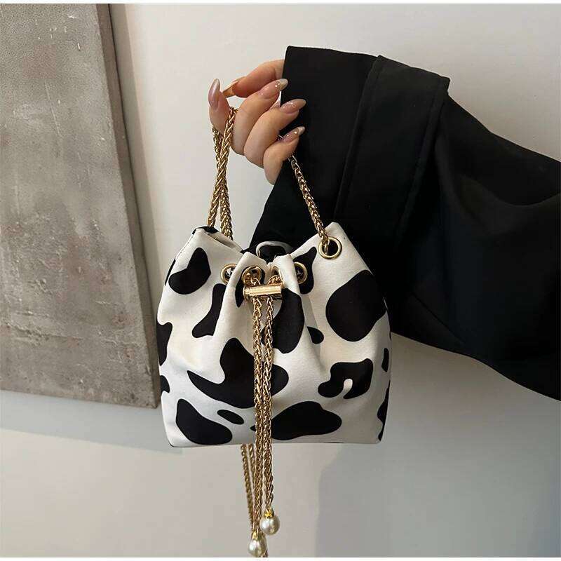 Cow Leopard Prints Chest Bags Women Canvas Large Capacity Shoulder Crossbody Bag Fashion Latest Saddle Underarm Handbags