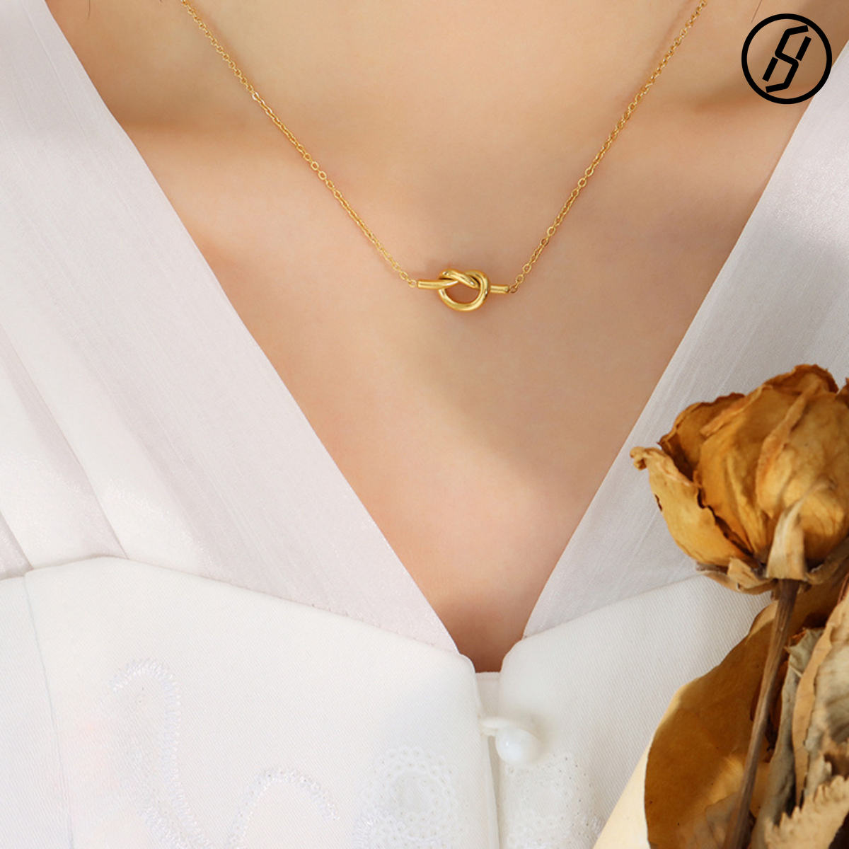Korean Series Small Crowd Sweetheart Knot Heart Heart Pendant Tie Necklace Titanium Plated 18K Gold Popular Clavicle Chain Designer Jewelry Women Neck
