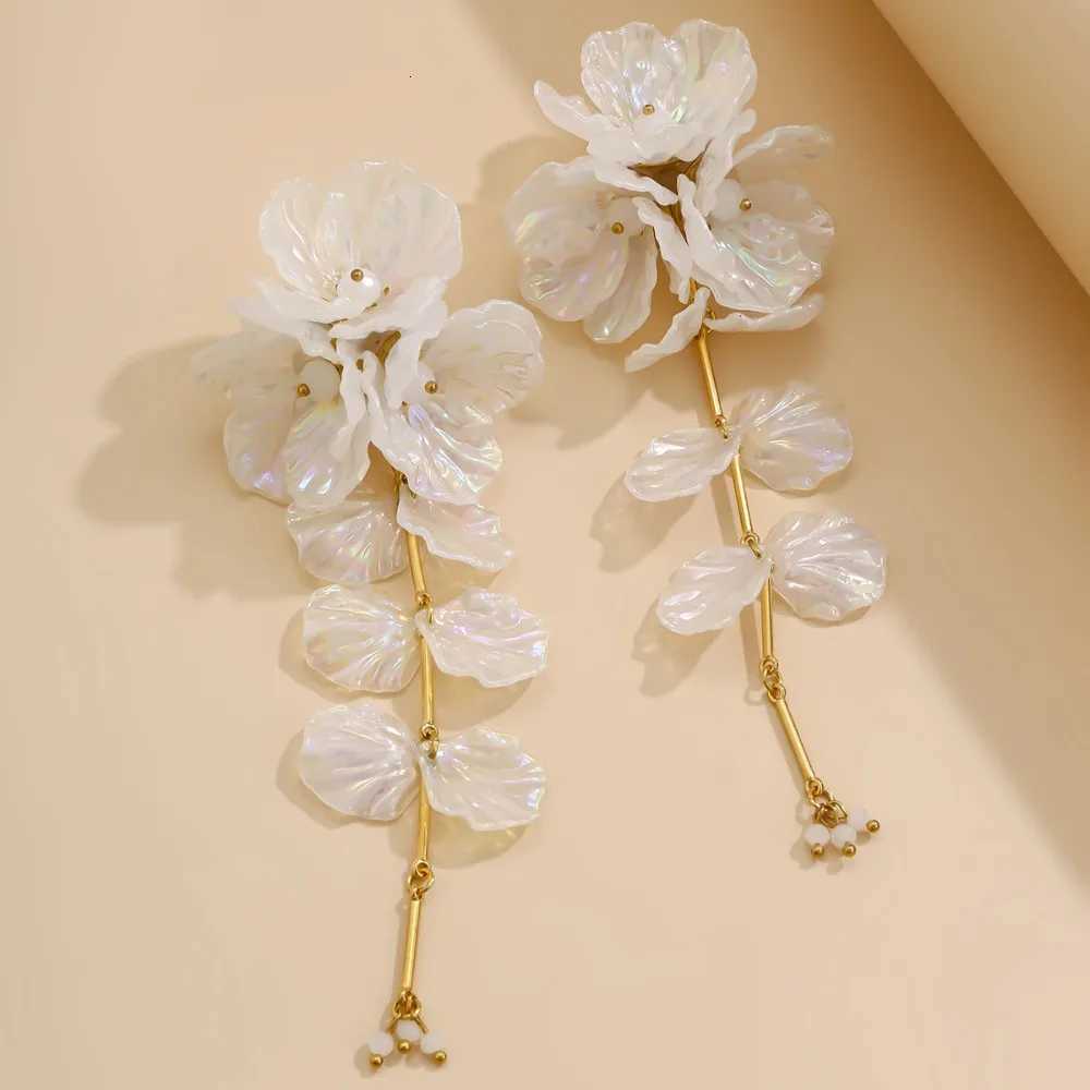 Elegant White Flower Stud Earrings For Women Colorful Enamel Flower Rhinestone Tassel Hanging Drop Earrings Party Jewelry GiftsXJ250722