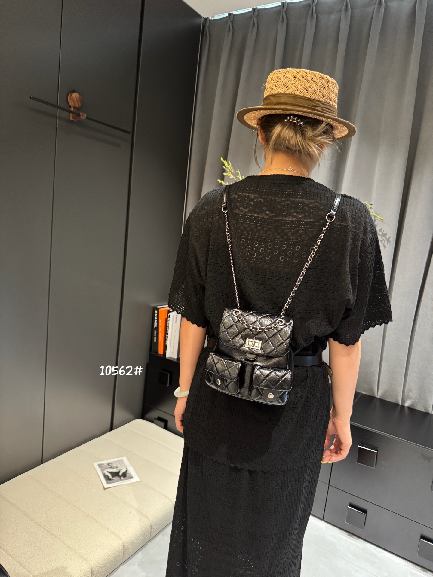Free shipping designer bag 2025 Wind Lingge Chain Lock Buckle Backpack For Women Summer New Fashion Exquisite Frog Backpack