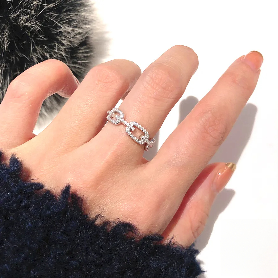 Fashionable Copper Linked Chain with Lab Diamonds - Elegant Engagement & Wedding Band