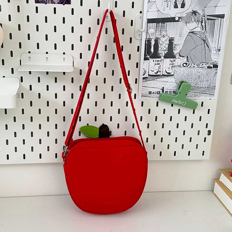 Japanese Style Lightweight Crossbody Bag Fem Cute Apple Bag Carto Casual Wern Style Niche Cloth Bag Student Shoulder Bag Y250722