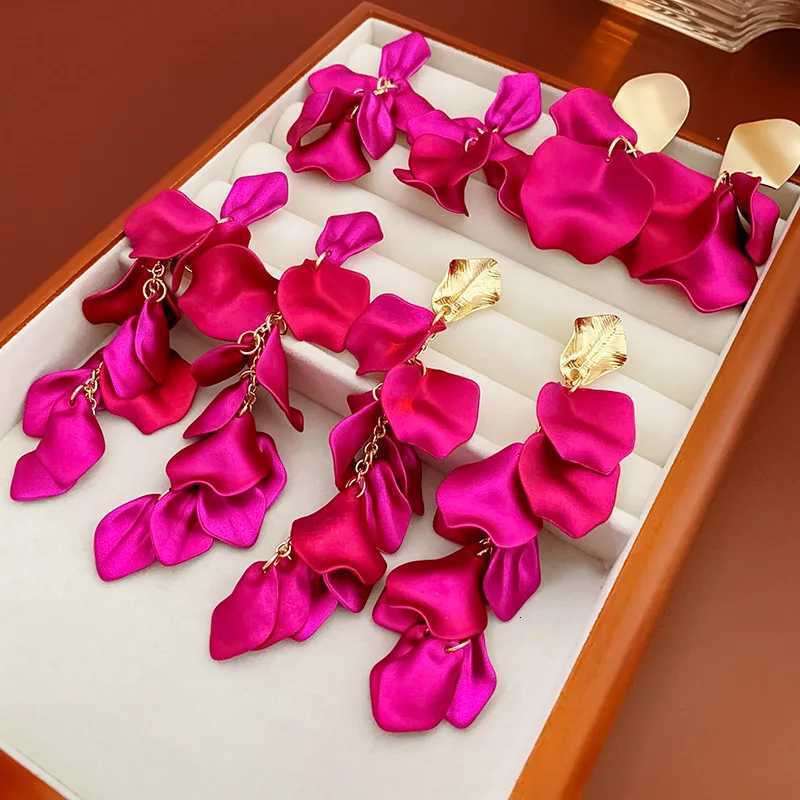 Irregular Petal Tassel Earrings for Women Exaggerate Personality Drop Earrings Light Luxury Solid Rose Jewelry Gift XJ250722