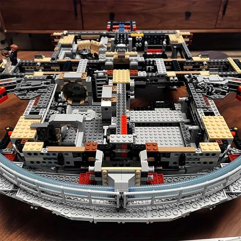 8445PCS Large Space Millennium Ship Building Blocks Falcon Model Sets Assembly Bricks Toys Collection Birthday Christmas Gifts C251111
