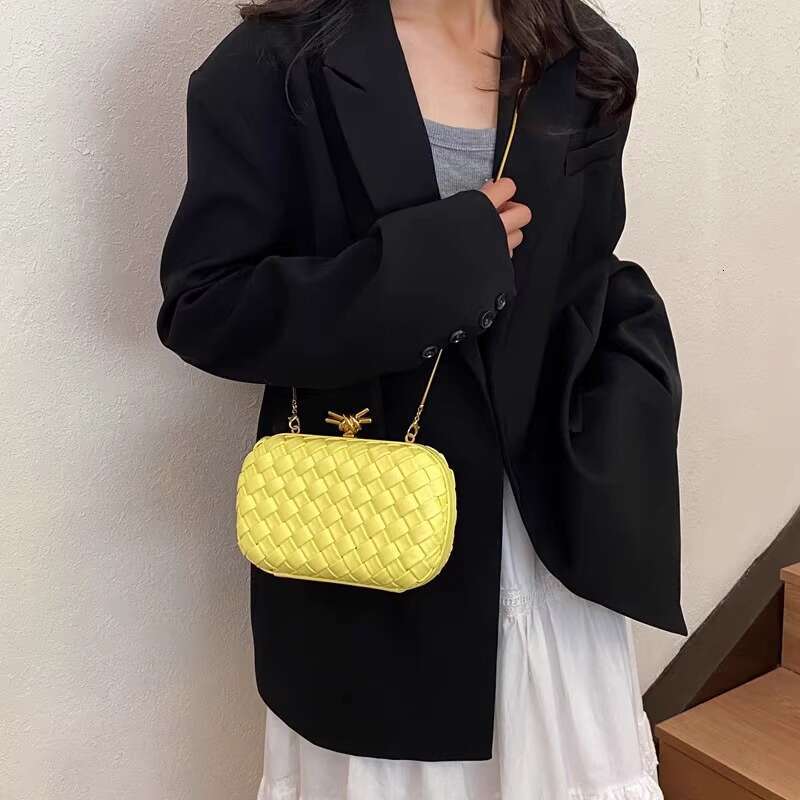 High-End Woven Box for Women 2025 New Exquisite Clutch Fashion Crossbody Single Shoulder Chain Small Square Bag Weave Designer Luxury handbag