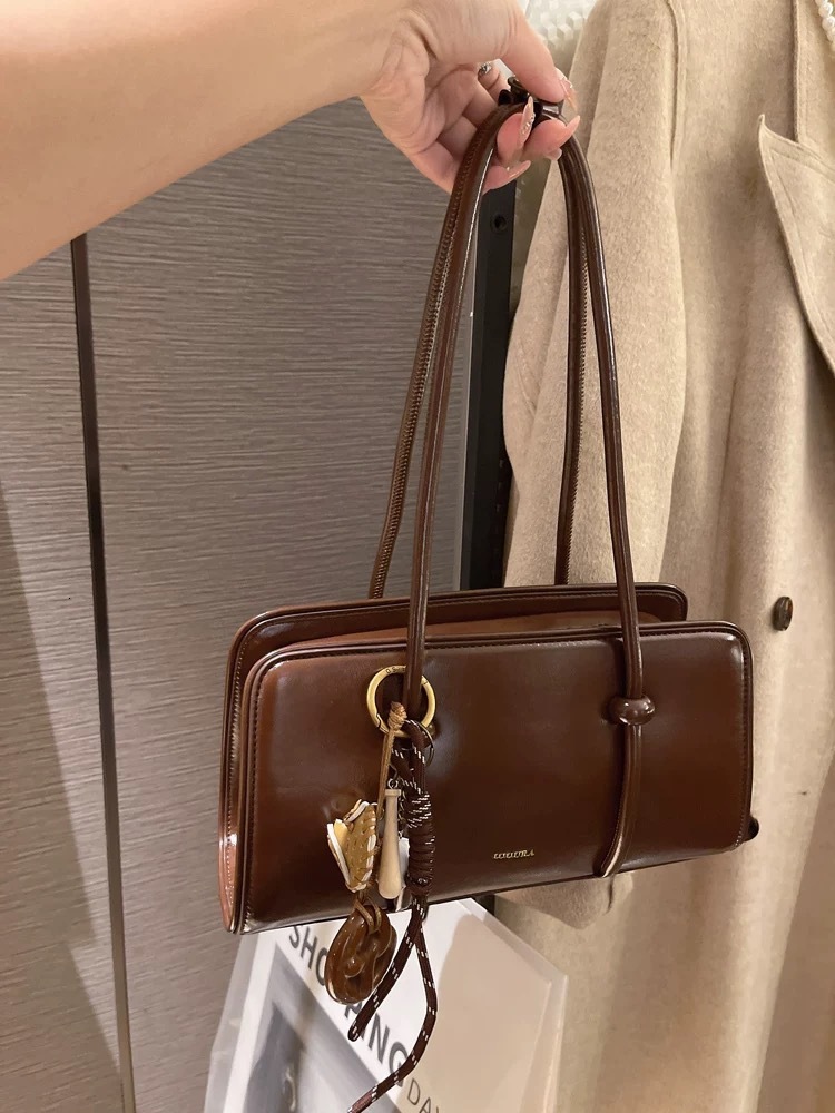 Free shipping designer bag 2025 Trendy Retro Niche Vintage Underarm Bag For Women New Fashion Versatile Handbag Crossbody Tote Bag