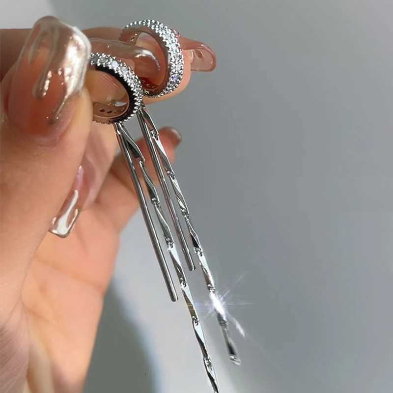 Silver Color Crystal Tassel Non-Piercing Cuff Ear Clip Earring For Women Shiny Rhinestone Chain Fake Cartilage Piercing Jewelry XJ250722