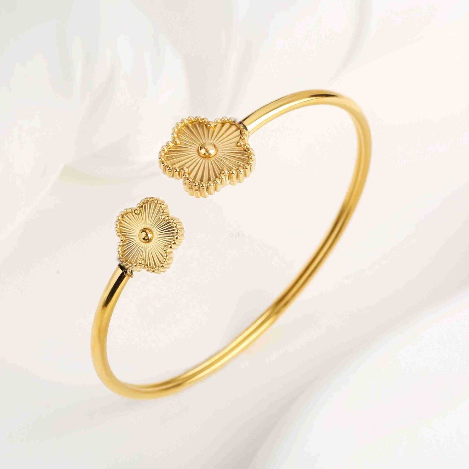 StainlESS Steel Exquisite Five-leaf Flower Open Bangle Gold Color Waterproof PVD Plated Wrist Jewelry Bijoux For Women M250722