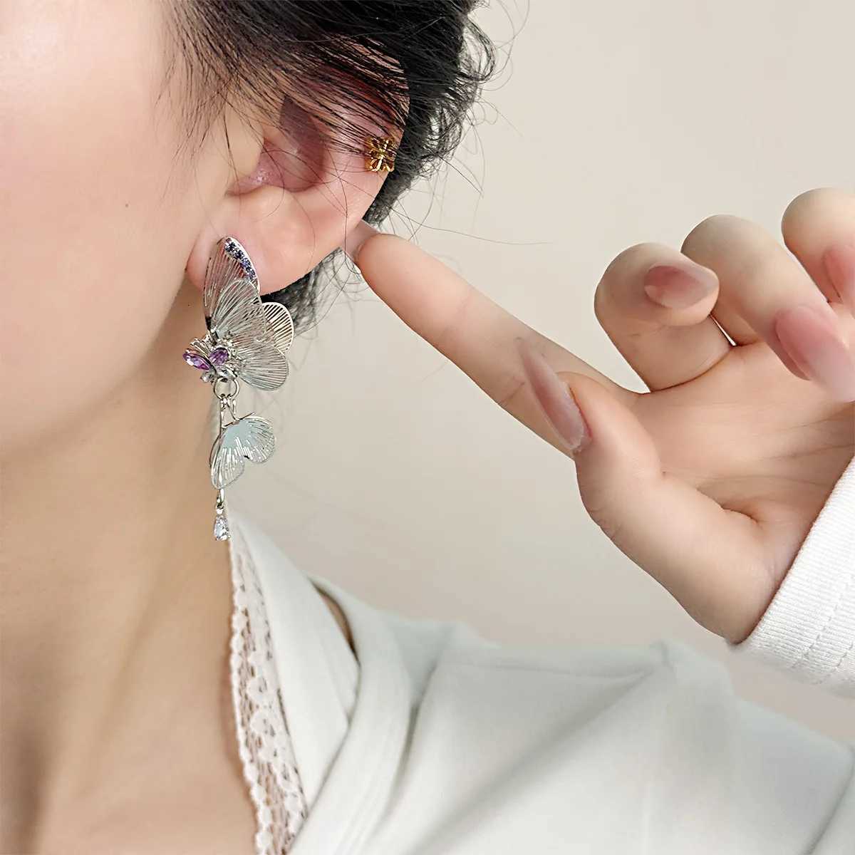 ight Luhuri Butterfly Flying Tassel Earrings Personalized Fashion Wedding Party Ladies Earrings Festival Girls Jewelry Gift XJ250722