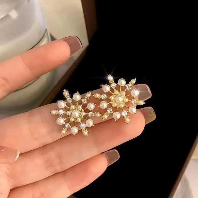 Trend Long Tassel Star Dangle Earrings for Women Light Luxury Spinning Spiral Crystal Snowflake Earrings Christmas Party Jewelry XJ250722