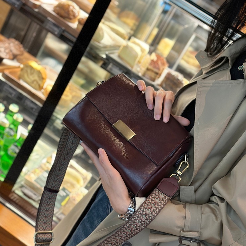 2025 vintage cowhide women's bag, new designer messenger bag, fashionable crossbody bag, high-quality genuine leather shoulder bag
