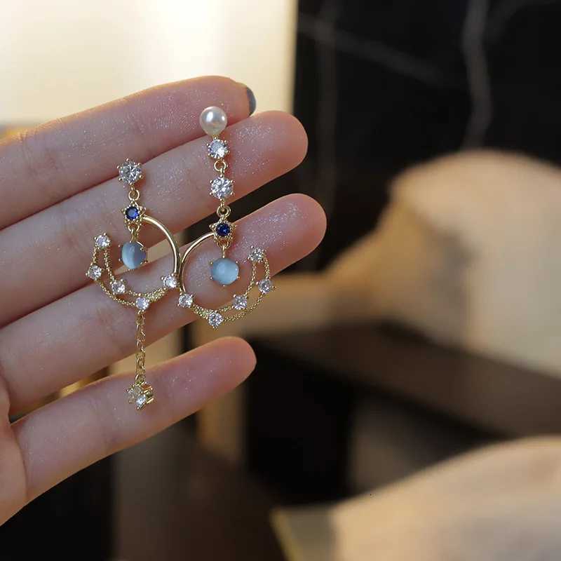 New Fashion Asymmetry Long Tassel Earrings Personality Star Moon Geometric Hanging Womens Earrings Party Wedding Jewelry Gifts XJ250722