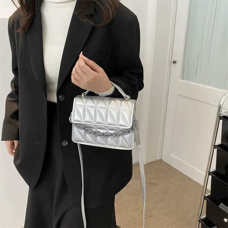 Mini Casual Quilted Crossbody Bag with Magnetic Closure and Adjustable Strap Small Handbag Tote Shoulder Bag for Daily Use Y250722