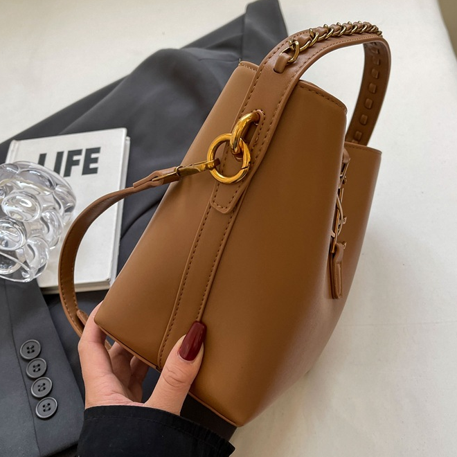 High Capacity Luxury Designer Bags Handbags High Quality Shoulder Bags Fashionable Underarm Bags Crossbody Bags Designer Women's Bags Metal Walle