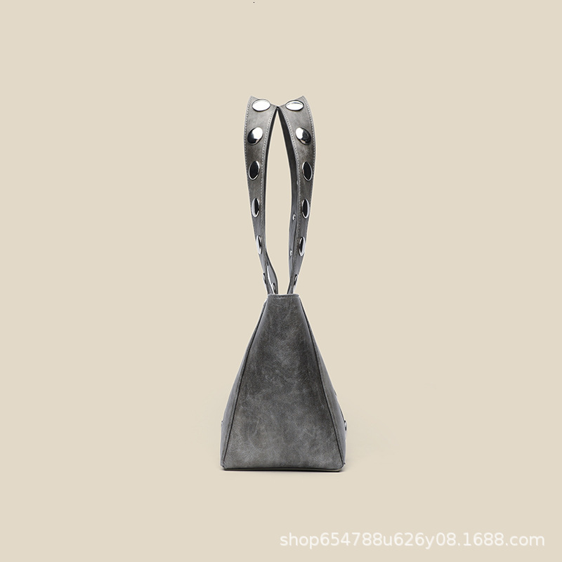 2025 Summer new women's crossbody bag niche rivet armpit bag new oil wax leather handbag elegant commuting women's shoulder bag women's