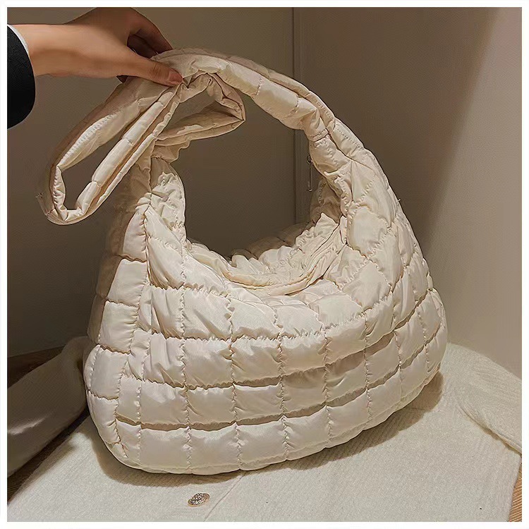 2025 new style women's handbag, large-capacity quilted dumpling bag, designer messenger bag, space cotton bag