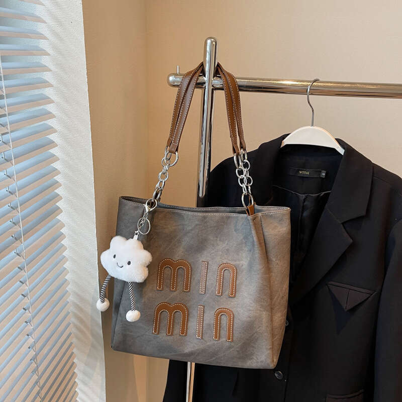 large capacity casual letter tote for women 2025 new autumn fashion highend feel college student shoulder bag