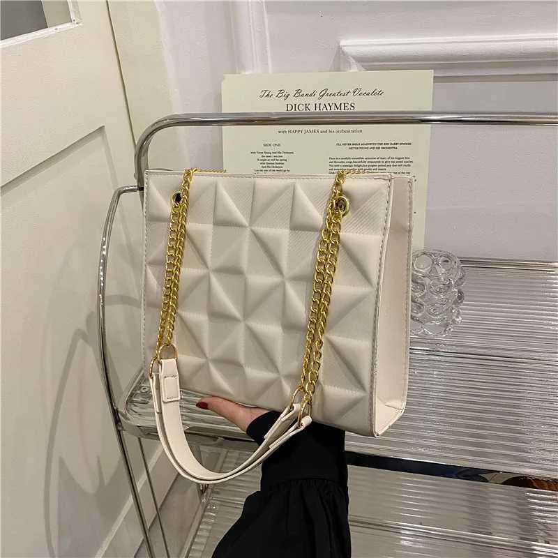 Ladies Fi Large Capacity Chain Bag Square Tote Bag Diamond Texture Shoulder Crossbody Daily Hundred Underarm Handbag Y250722