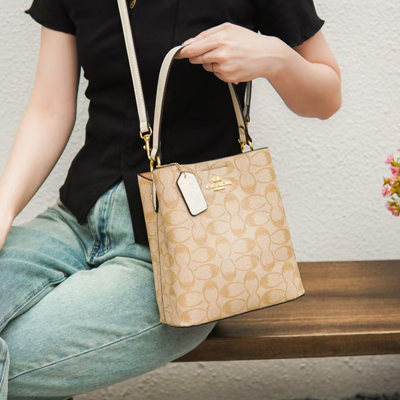 Tote bag Designer bag Fashion Bags Women's Travel Luxury Handbag Shoulder Beach Bag Hot Tote Bag Large Letter Designer Large Capacity Bag Shoppin