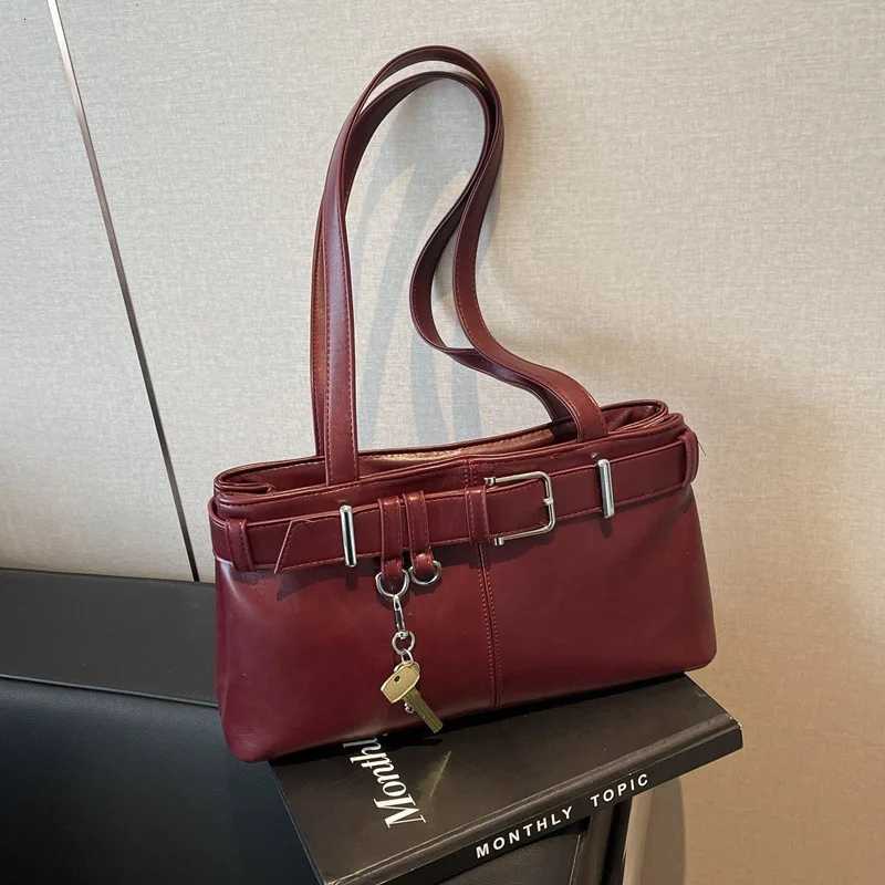 2023 Casual Solid Interior Compartment Shoulder Bags Large Capacity Hot S Bags for Women Zipper Pu Womens Handbags Y250722