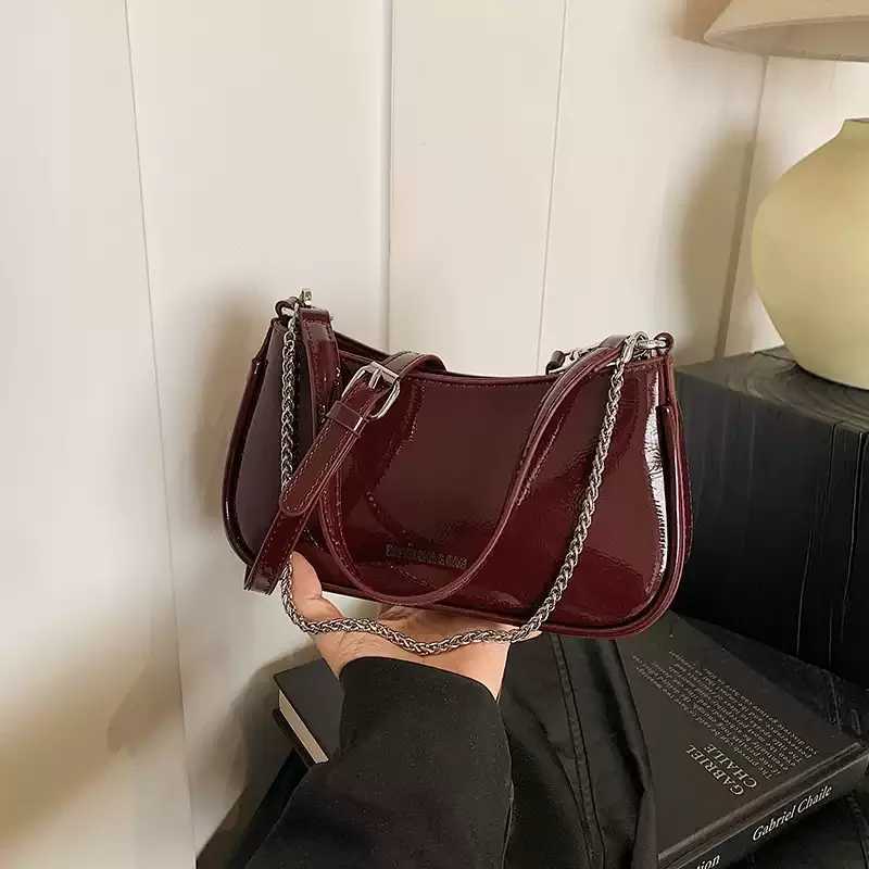 Trendy Retro Burgundy Shoulder Crossbody Bag Womens Glossy Patent Leather Chains Underarm Pack 2025 Simple Commuting Handbags XJ250704