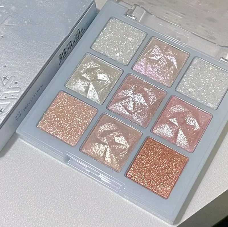 9 Colors Glitter Snowflake Eyeshadow Palette Dream Girl Eyeshadow Matte Highlights Cool Tone Charming Eyes Makeup W250722