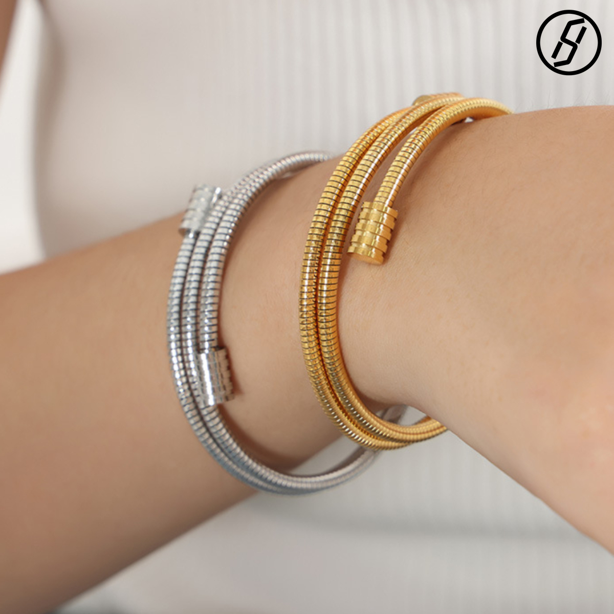 Designer's Personalized Niche Ins Simple Snake Bone Chain Multi-layered Fashion Versatile Titanium Steel Gold-plated Nail Bracelet Jewelry for Wo