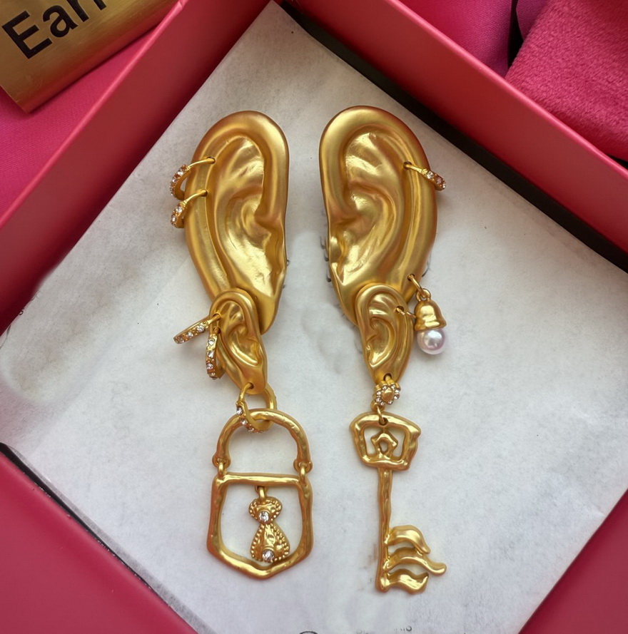 Hiphop Rock Punk big Ear earrings Classic Keyhole Series Key hole Earring Ear studs Designer Jewelry Schiaparelli women Street Party Gifts