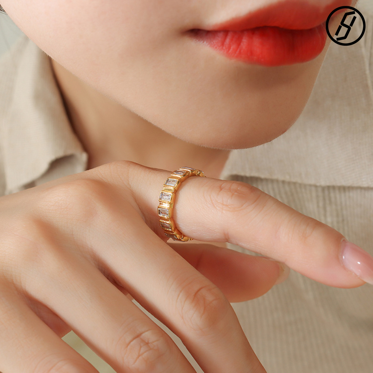 TikTok hot sale personality full diamond zircon ring titanium steel gold-plated index finger ring niche color-fast jewelry women designer ring